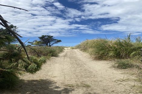 Photo of property in 14 Pukenui Drive, Mahia, 4198