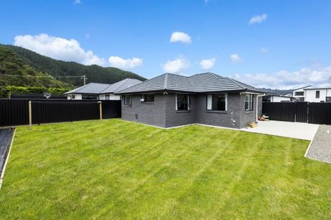 Photo of property in 115 Mawai Hakona Drive, Wallaceville, Upper Hutt, 5018