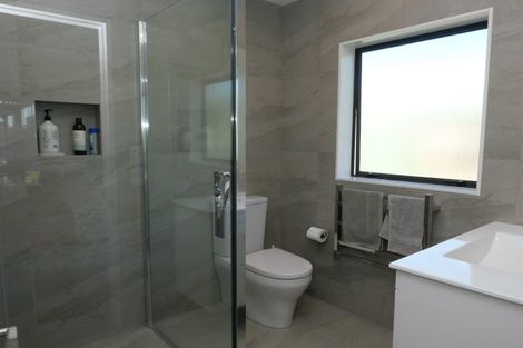 Photo of property in 68 Guildford Drive, Paraparaumu, 5032