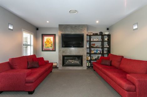 Photo of property in 18 Oak Place, Poraiti, Napier, 4112