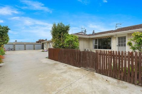 Photo of property in 2/8 Bowen Street, Upper Riccarton, Christchurch, 8041