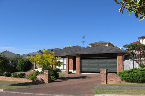 Photo of property in 38 Mandeville Place, Unsworth Heights, Auckland, 0632