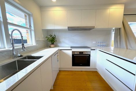 Photo of property in 23 Megan Avenue, Pakuranga Heights, Auckland, 2010