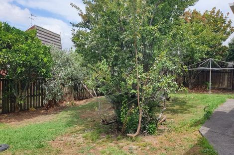 Photo of property in 5 St Catherine Crescent, West Harbour, Auckland, 0618