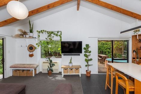 Photo of property in 1/92 Kervil Avenue, Te Atatu Peninsula, Auckland, 0610