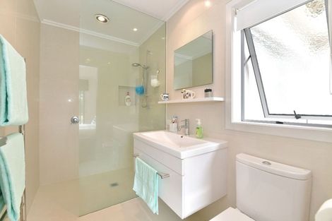 Photo of property in 37a Shakespear Road, Army Bay, Whangaparaoa, 0930