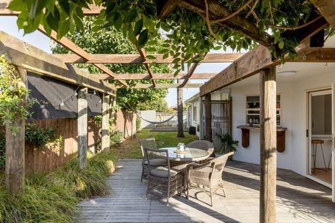 Photo of property in 1 Webb Place, Papamoa Beach, Papamoa, 3118