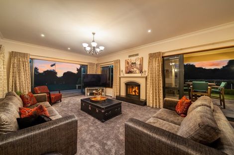 Photo of property in 32 Paekakariki Hill Road, Pauatahanui, Porirua, 5381