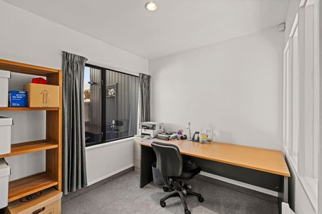 Photo of property in 28 Huntingdon Place, Avonhead, Christchurch, 8042