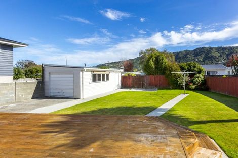 Photo of property in 5 Akron Grove, Totara Park, Upper Hutt, 5018