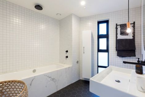 Photo of property in 212 Marine Parade, Mount Maunganui, 3116