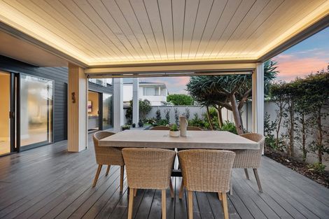 Photo of property in 9 Craig Road, Milford, Auckland, 0620