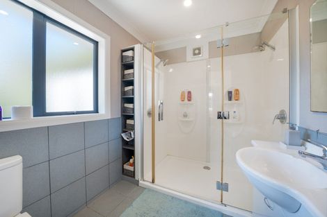 Photo of property in 20 Wantwood Grove, Churton Park, Wellington, 6037