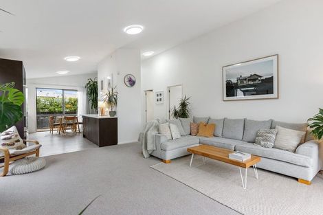 Photo of property in 15 Skippy Patuwai Lane, Glen Innes, Auckland, 1072