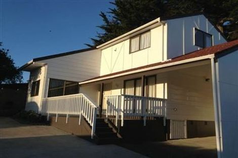 Photo of property in 19 Woodhouse Place, West Harbour, Auckland, 0618