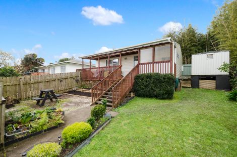 Photo of property in 6a Powell Place, Henderson, Auckland, 0610