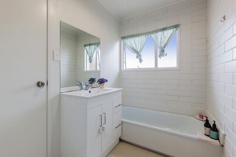 Photo of property in 1/114 Titirangi Road, New Lynn, Auckland, 0600