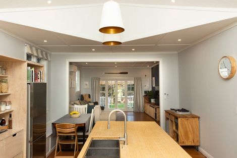 Photo of property in 265 Muritai Road, Eastbourne, Lower Hutt, 5013