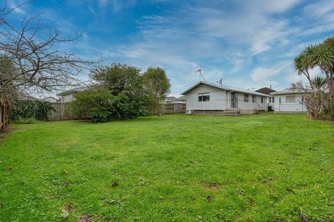 Photo of property in 71 Queenwood Road, Levin, 5510