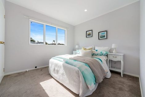 Photo of property in 3/433a East Coast Road, Mairangi Bay, Auckland, 0630