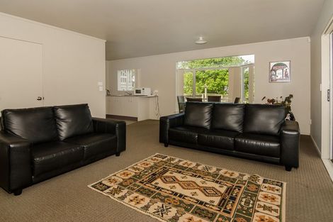 Photo of property in 17 Roick Parade, Glen Eden, Auckland, 0602