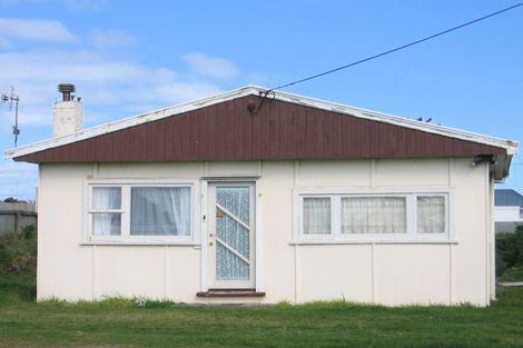 Photo of property in 20 Pratt Avenue, Foxton Beach, Foxton, 4815