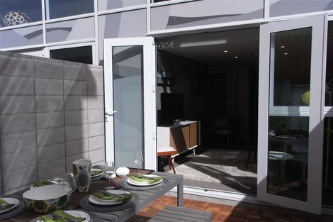Photo of property in Canvas Apartments, 2/307 Willis Street, Te Aro, Wellington, 6011