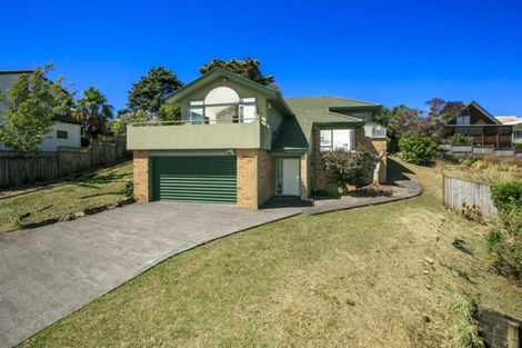 Photo of property in 26 Taroka Close, Pinehill, Auckland, 0632