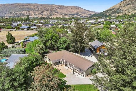 Photo of property in 216 Stone Street, Wanaka, 9305