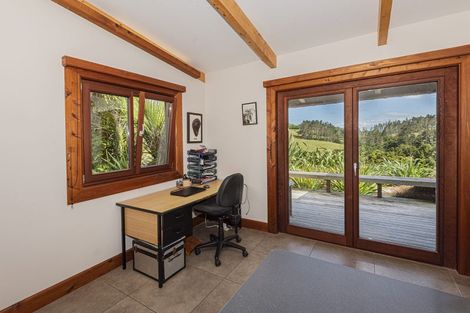 Photo of property in 114 Hay Road, Helena Bay, Hikurangi, 0184