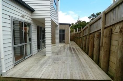 Photo of property in 8 Cresswell Place, Johnsonville, Wellington, 6037