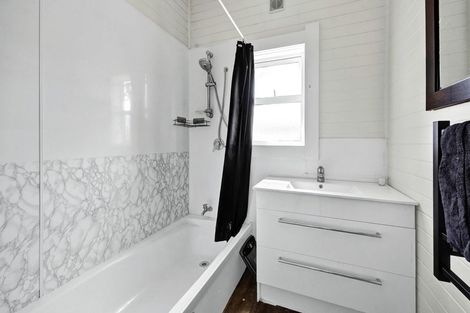 Photo of property in 12 Collins Street, Hawera, 4610