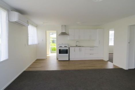 Photo of property in 8 Simons Street, Moturoa, New Plymouth, 4310