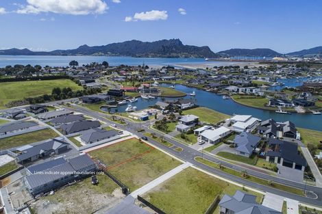 Photo of property in 16 Waitemata Drive, One Tree Point, 0118