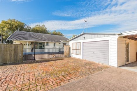 Photo of property in 2 Glasgow Street, Takaro, Palmerston North, 4412