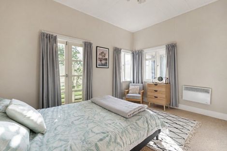 Photo of property in 56 Freyberg Street, Lyall Bay, Wellington, 6022