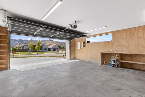 Photo of property in 13 Isthmus Place, Lake Hawea, Wanaka, 9382