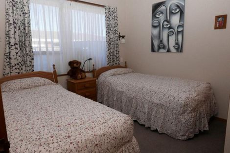 Photo of property in 2/8 James Condon Place, Redwood, Christchurch, 8051