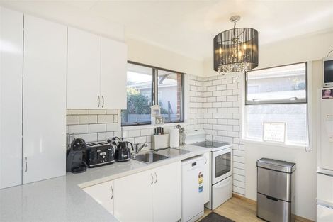 Photo of property in 1a Ruamahanga Crescent, Terrace End, Palmerston North, 4410