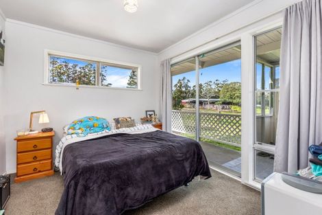 Photo of property in 49 Tawa Road, Kumeu, 0891