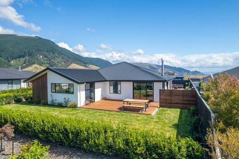 Photo of property in 11 Huntaway Close, Stoke, Nelson, 7011