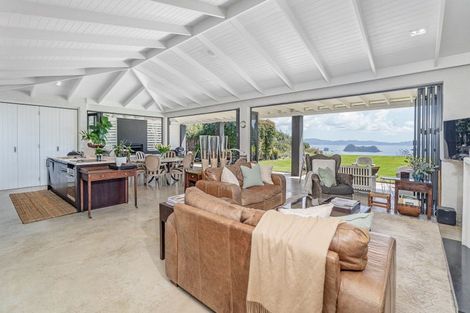 Photo of property in 49 Sarahs Hill, Hahei, Whitianga, 3591