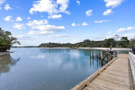 Photo of property in 207 Wade River Road, Wade Heads, Whangaparaoa, 0932