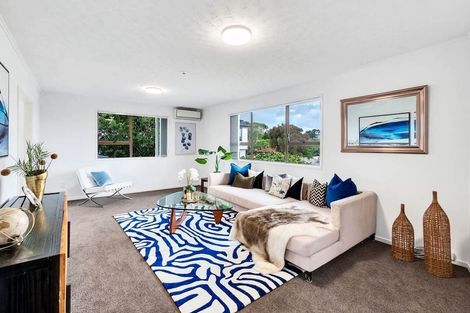 Photo of property in 4 St Catherine Crescent, West Harbour, Auckland, 0618