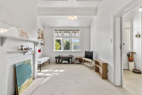 Photo of property in 1 Moir Street, Mount Victoria, Wellington, 6011