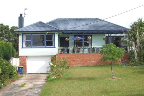 Photo of property in 15a Lyndhurst Road, Te Atatu South, Auckland, 0610