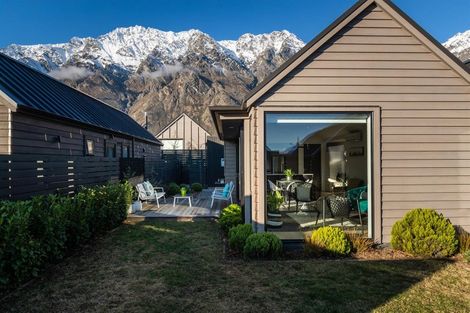 Photo of property in 8 Fife Court, Jacks Point, Queenstown, 9371