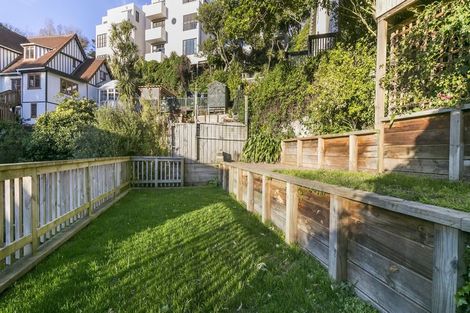 Photo of property in 15 Lower North Terrace, Kelburn, Wellington, 6012