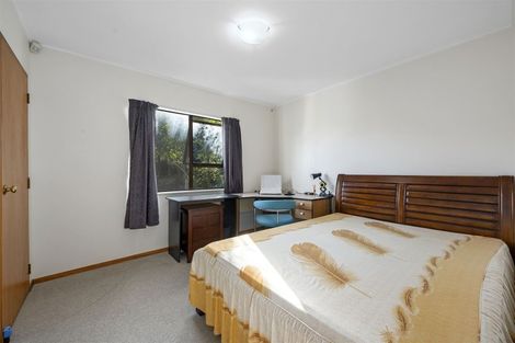 Photo of property in 3/43-53 Chivalry Road, Glenfield, Auckland, 0629
