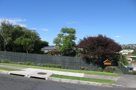 Photo of property in 2/35 Orchard Road, Browns Bay, Auckland, 0630